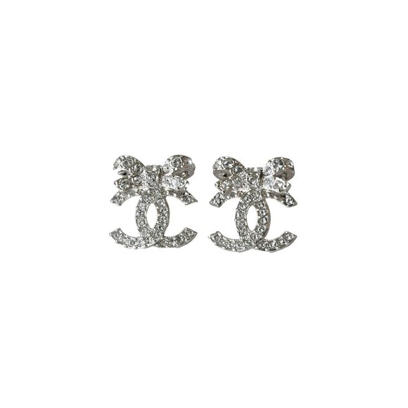 Chanel CC Crystal Strass with Ribbon Design Stud Earrings Silver - Picture 1 of 1